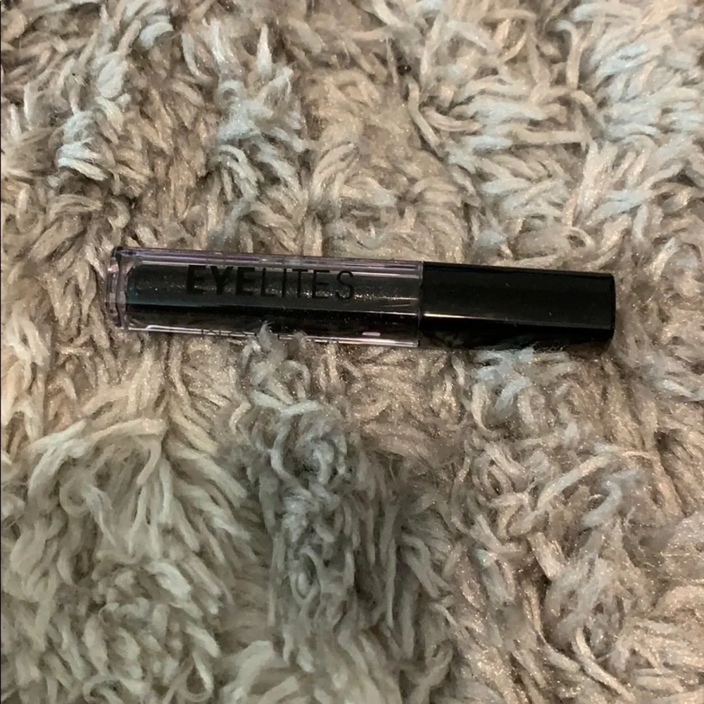 NIB Eyelites Metallic Eyeshadow